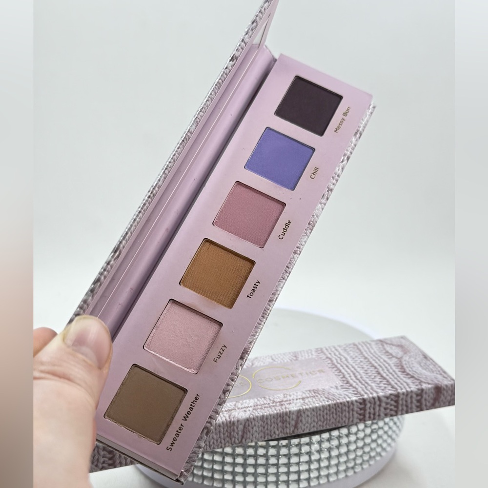 Dominique Cosmetics Eyeshadow Palette - Mauve, Gold, Blue Shades